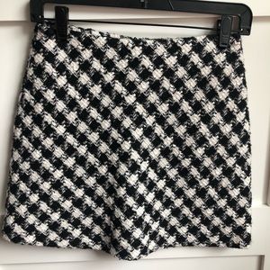 ZARA BLACK AND WHITE LARGE TWEED KNIT SKIRT